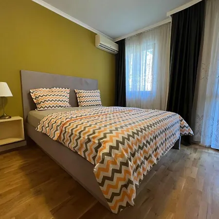 Apartment Thermae Heritage With Garage Warna